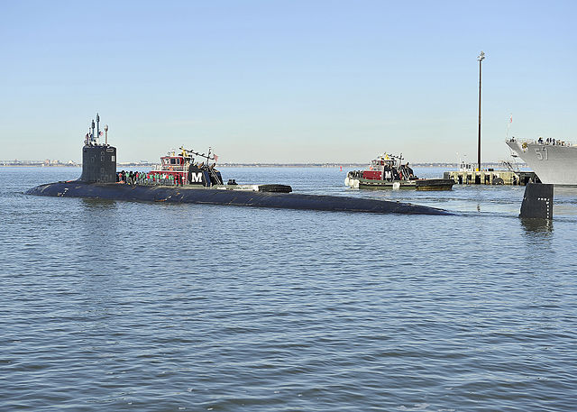 USS_Minnesota_(SSN-783)_departs_Norfolk_in_January_2014